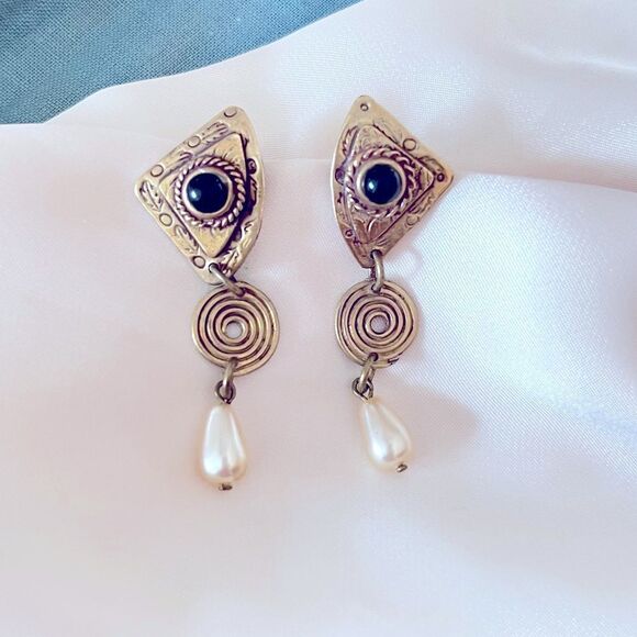 Vintage Egyptian Revival Pearl & Onyx Cabochon Drop Earrings - Picture 1 of 3